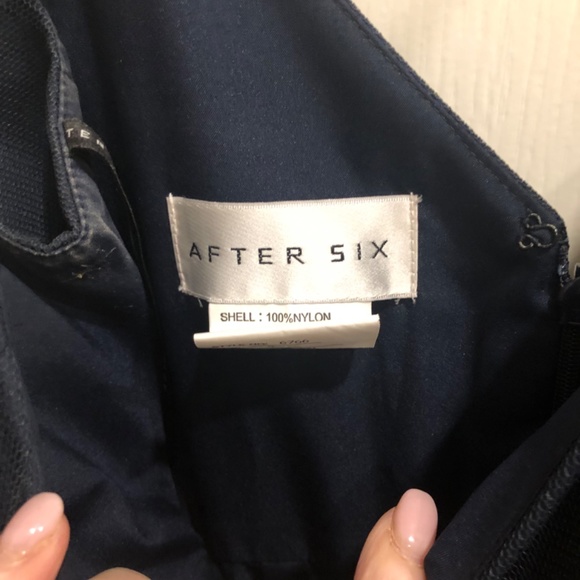 Formal gown - Picture 3 of 5